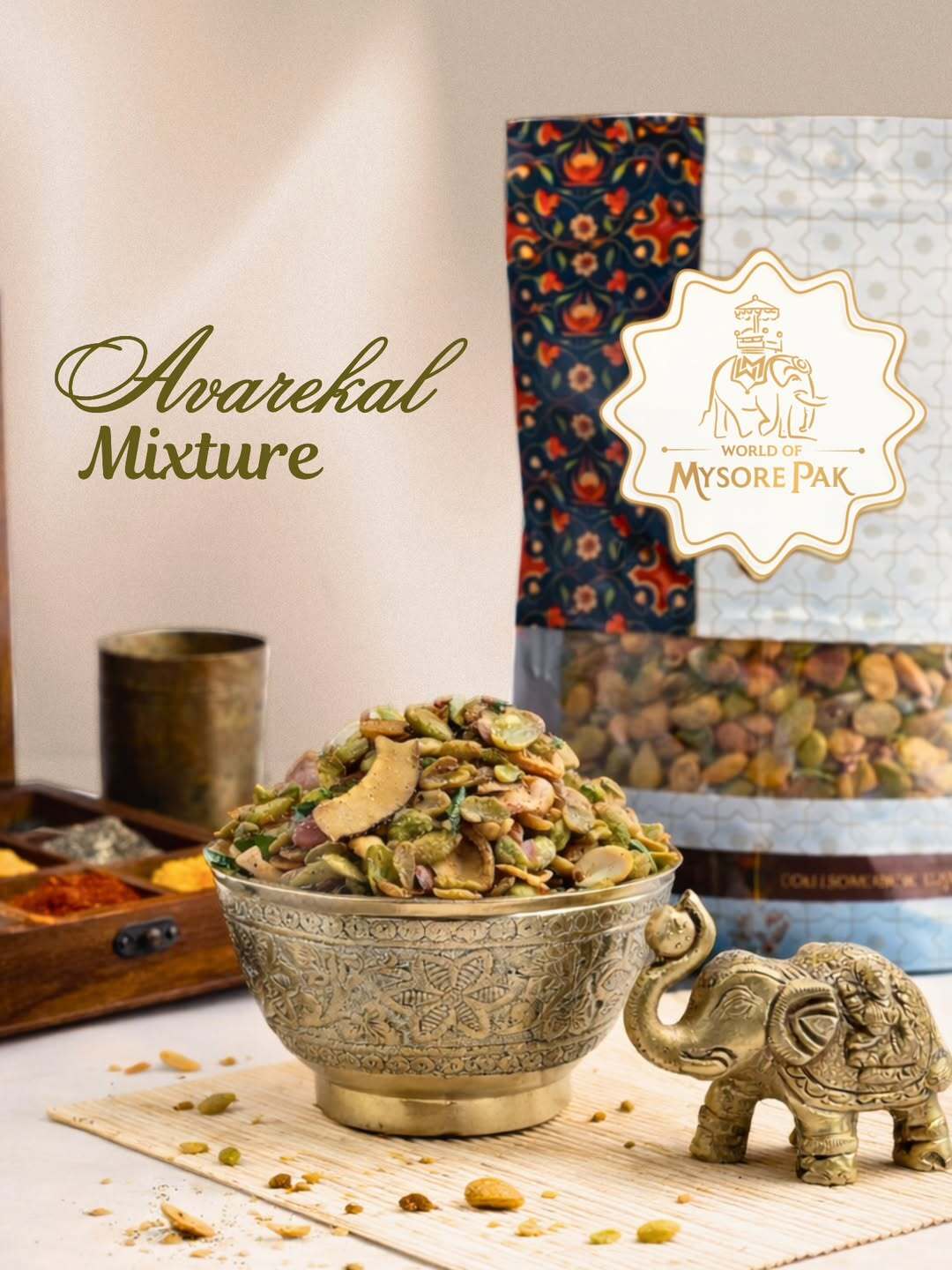 A royal crunch of tradition in every bite — our Avarekal Mixture is your perfect festive snack.